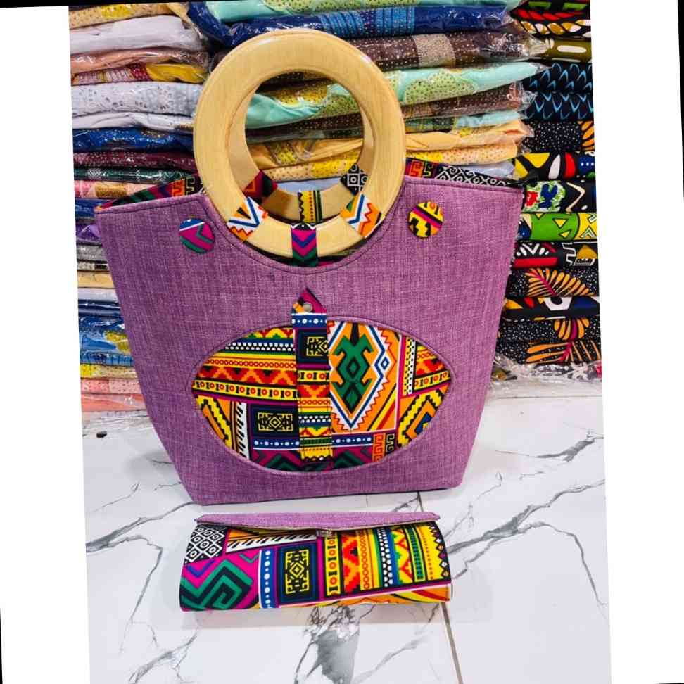 Sac à main cuir noir motif ethnique poignée bois, chic et grande capacité