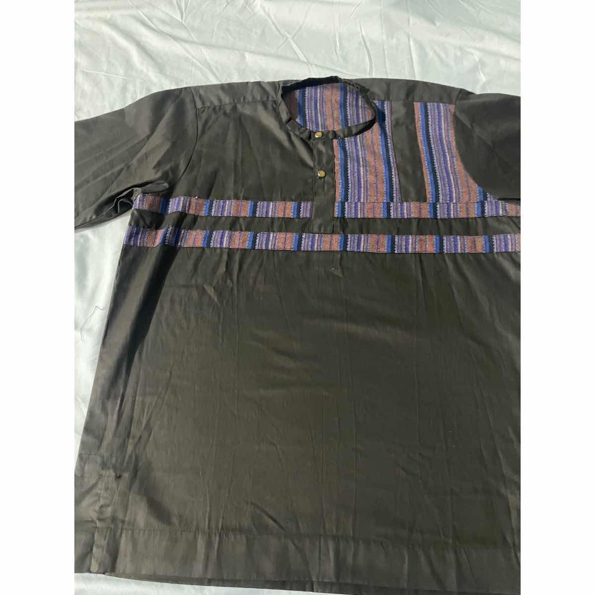 Chemise homme coton marron brun, col rond, motif tissé, style ethnique
