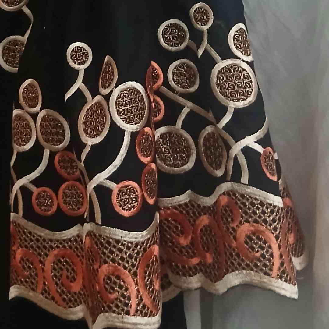 Robe brodée noire femme bohème chic longue, orange beige, élégante