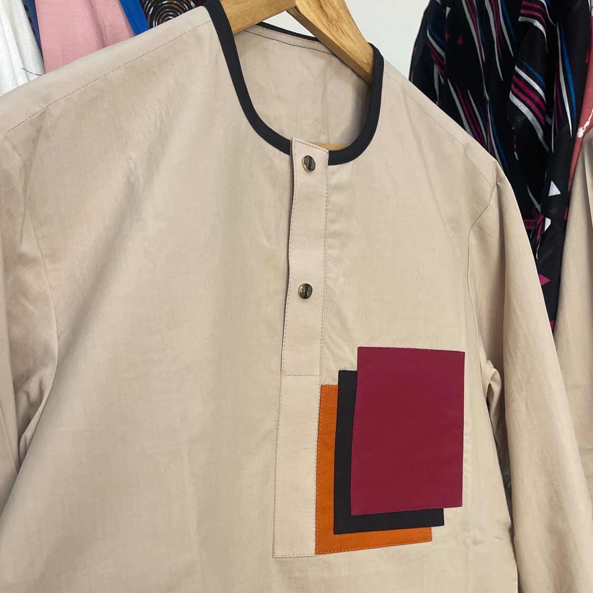 Chemise homme moderne beige coton, col rond, style urbain élégant XL