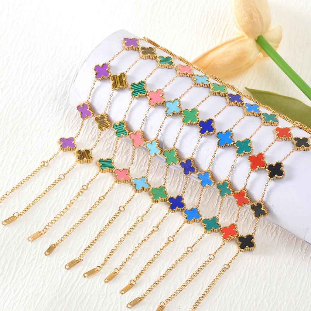 Bracelet trèfle femme doré noir, bijou minimaliste porte-bonheur élégant