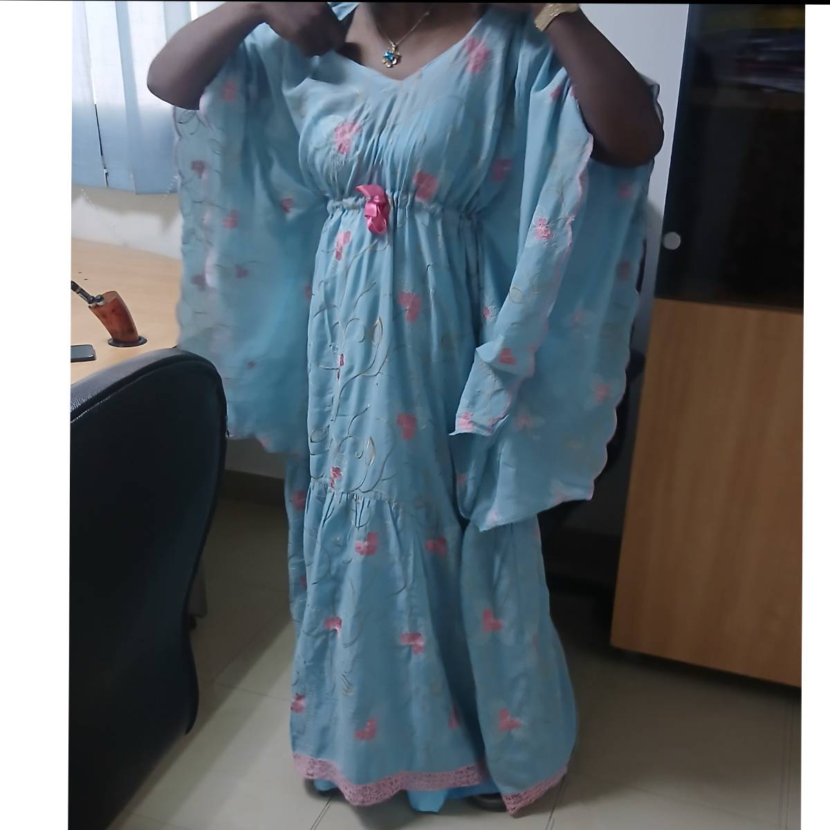 Robe femme coton brodé longue bohème chic, élégante et colorée