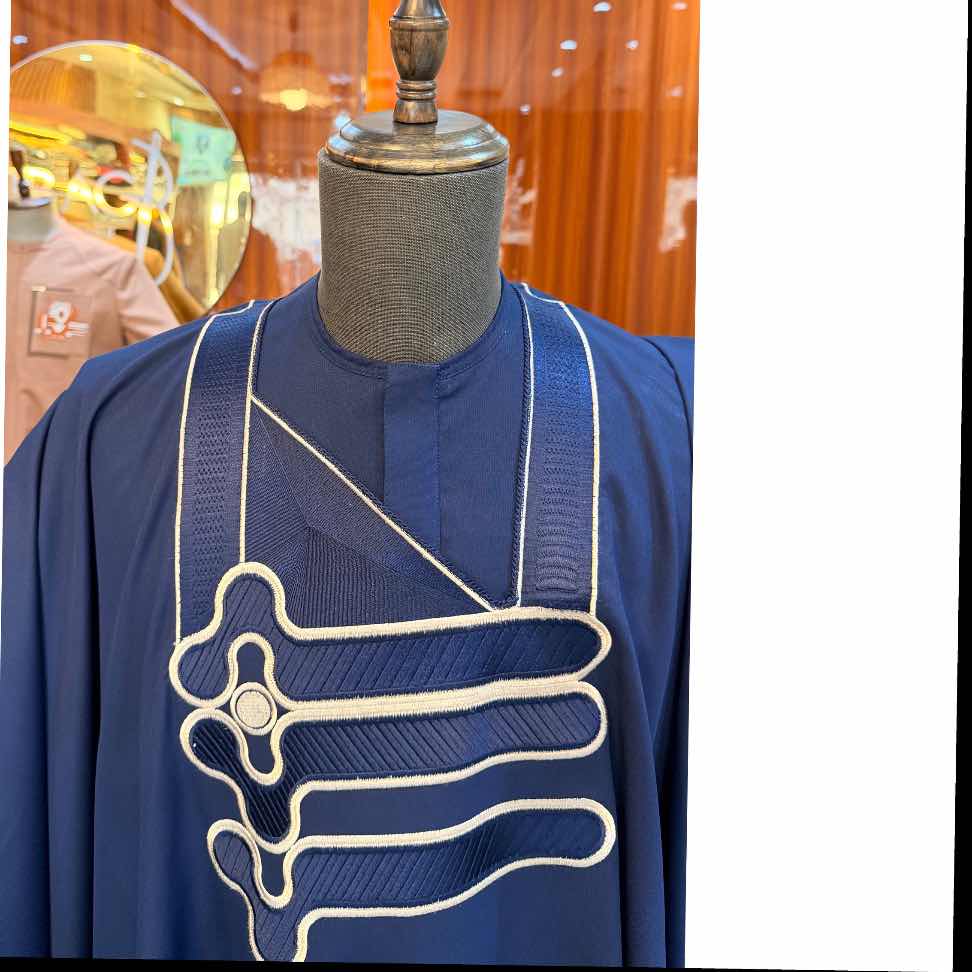 Boubou homme bleu marine brodé élégant, coupe moderne et haut de gamme