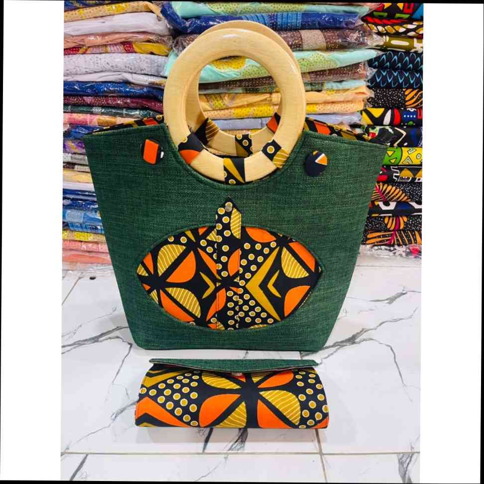 Sac à main cuir noir motif ethnique poignée bois, chic et grande capacité