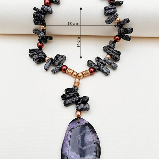 Ensemble collier et boucles d'oreilles en pierres naturelle