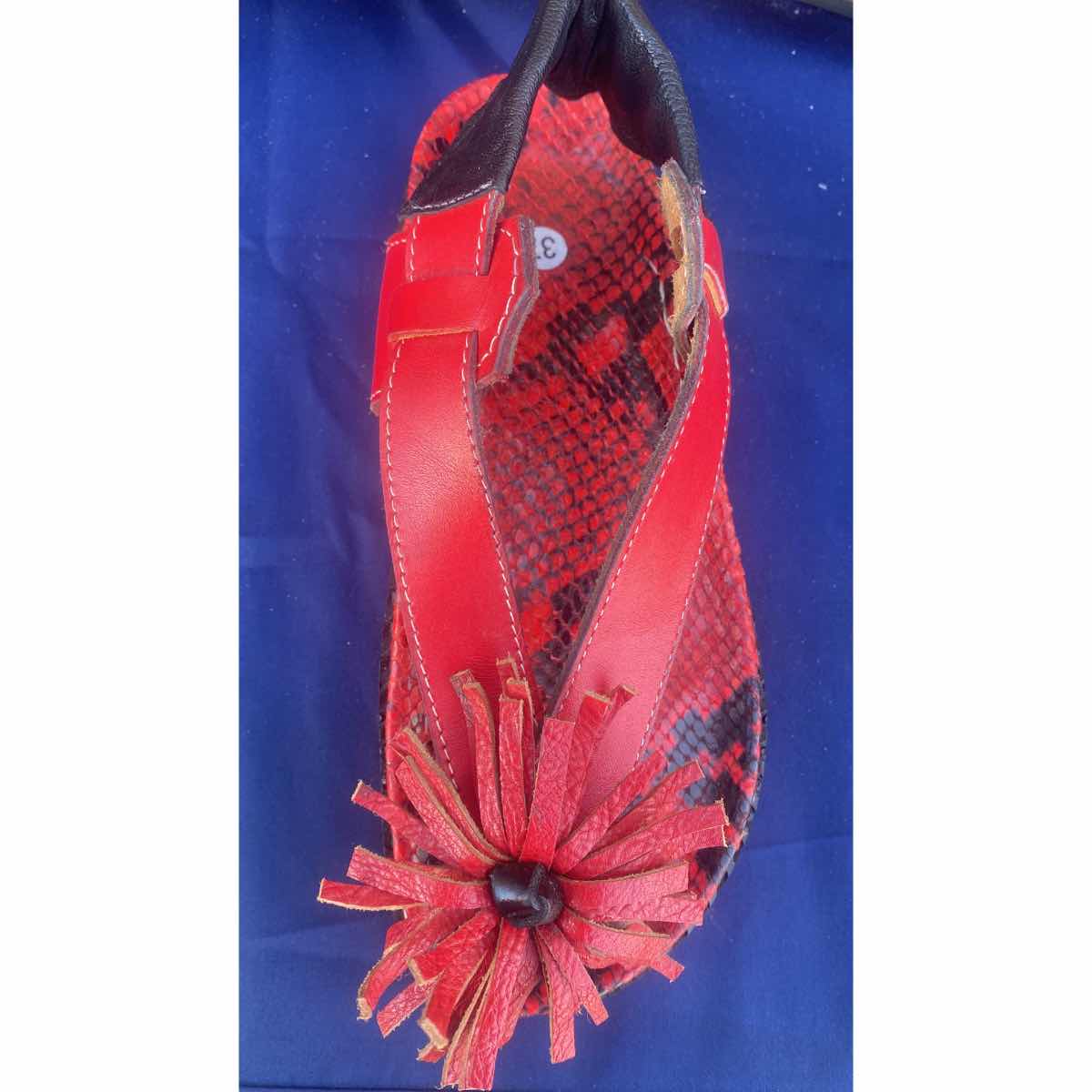 Sandale femme rouge en cuir fleur, bohème chic, élégante et originale