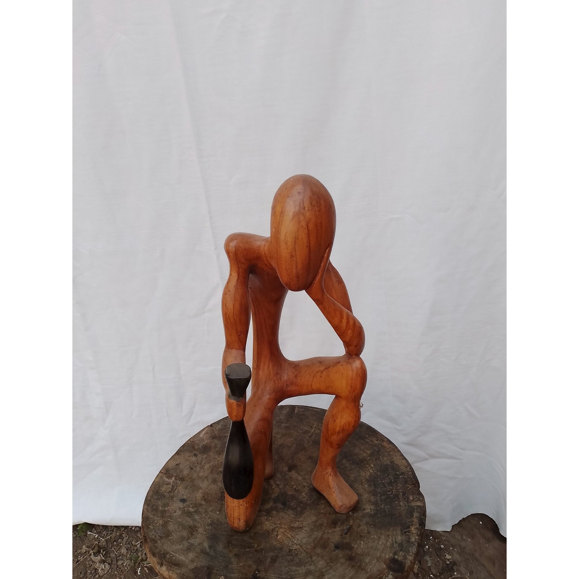 Statuette décoration artisanale en Vieux Penseur en bois massif