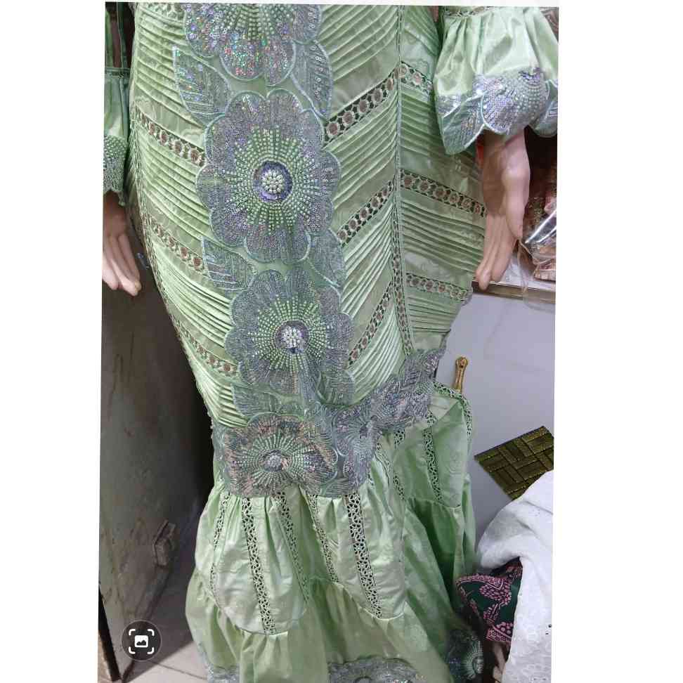 Robe geztner femme brodée sequins argentés