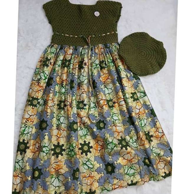 Robe en maille fille fait main, style bohème chic, taille S artisanale