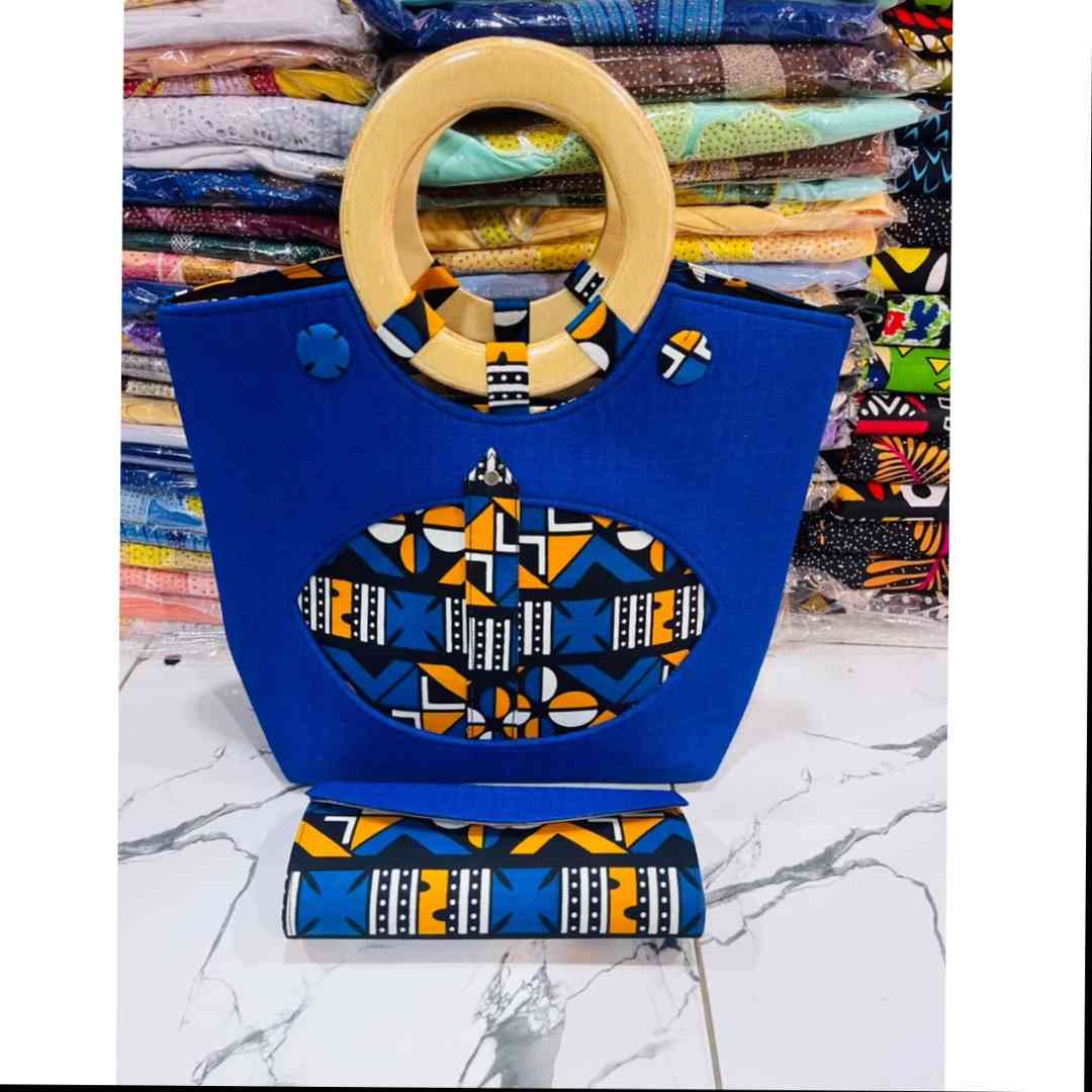 Sac à main cuir noir motif ethnique poignée bois, chic et grande capacité