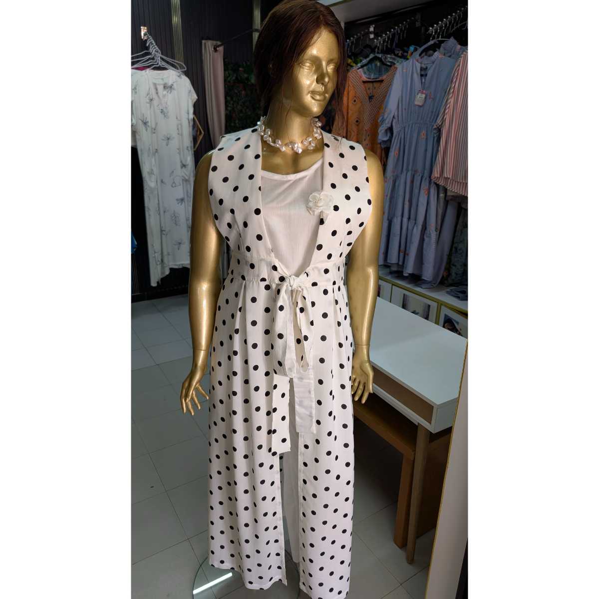 Kimono femme pois sans manches blanc noir, élégant et léger d’été