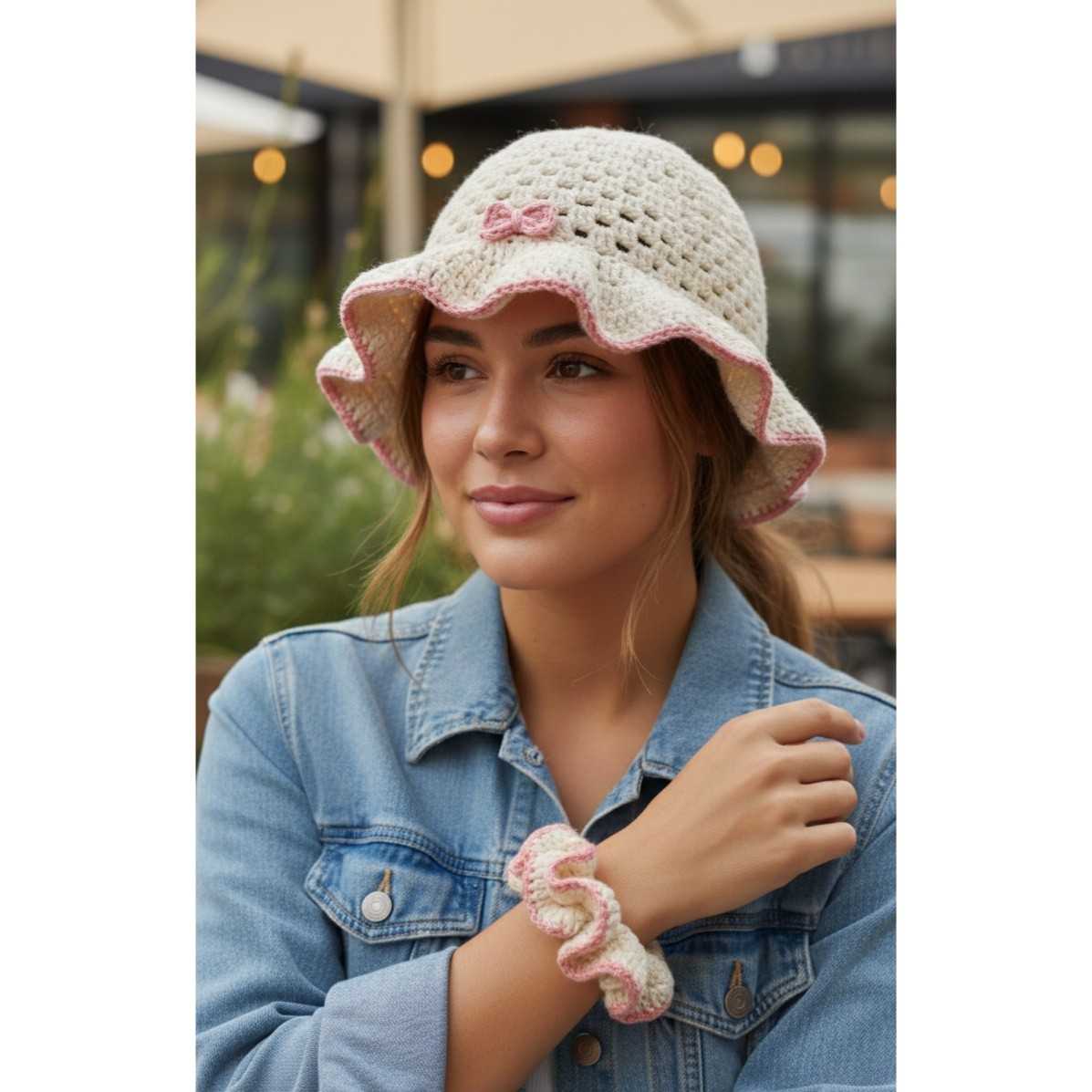 Ensemble – Chapeau &amp; Chouchou Crocheté en laine Crème/Rose