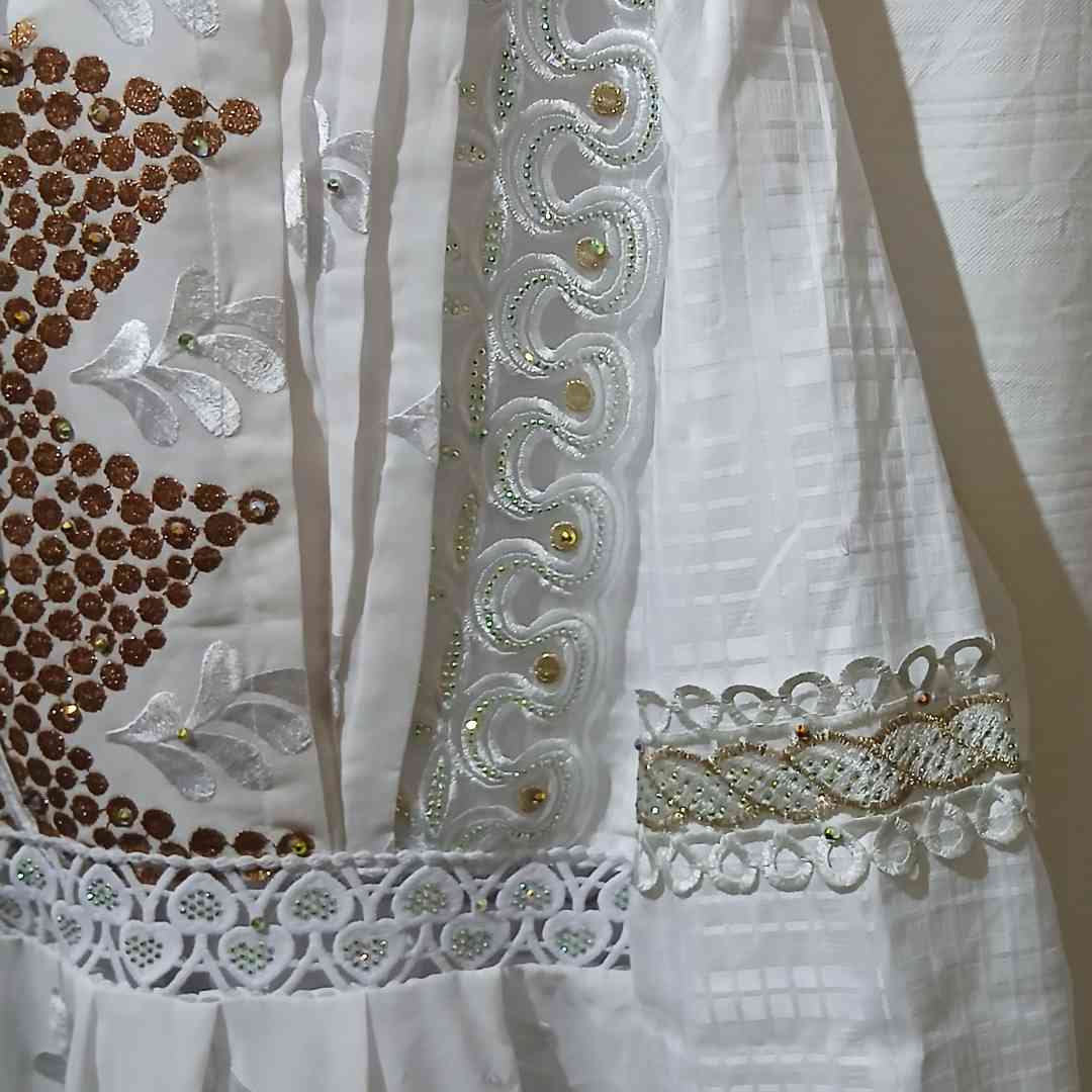 Robe voile suisse blanche Geztner