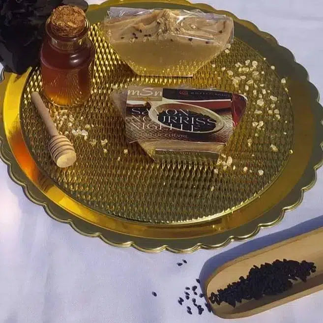 Savon Hydratant à base lait de Chèvre à l'huile de Nigelle, Miel et Avoine.