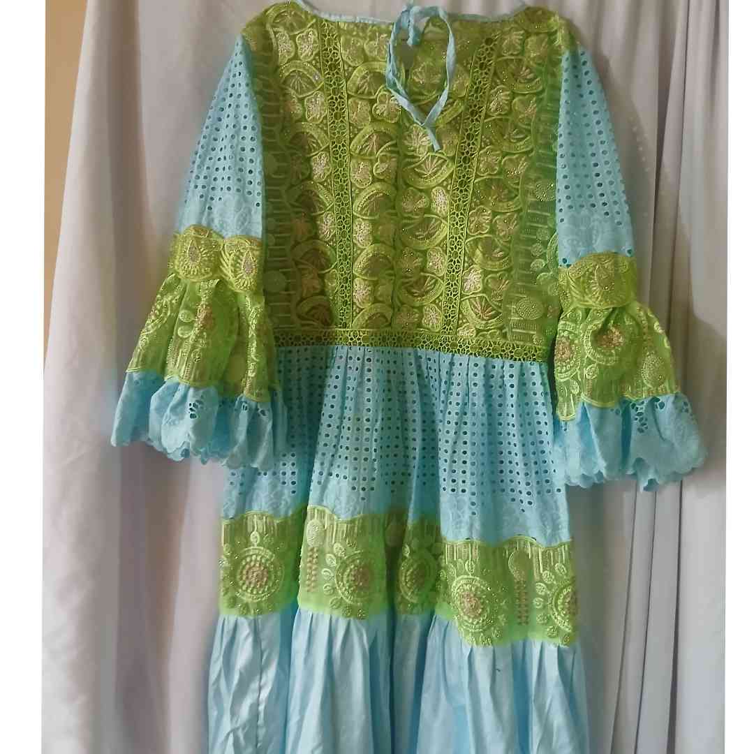 Robe bazin bleu femme brodée cérémonie, élégante bleu et vert grande taille