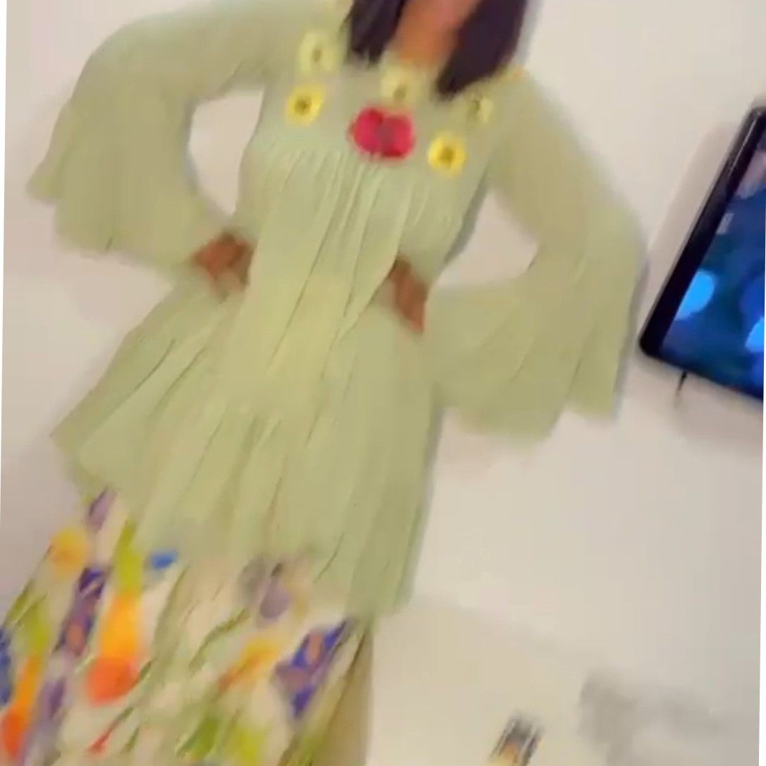 Ensemble femme haut et pagne vert chic et élégant