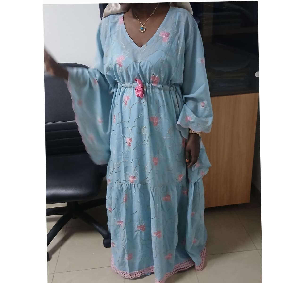 Robe femme coton brodé longue bohème chic, élégante et colorée