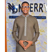 Tenue africaine homme moderne marron clair, costume élégant coupe ajustée