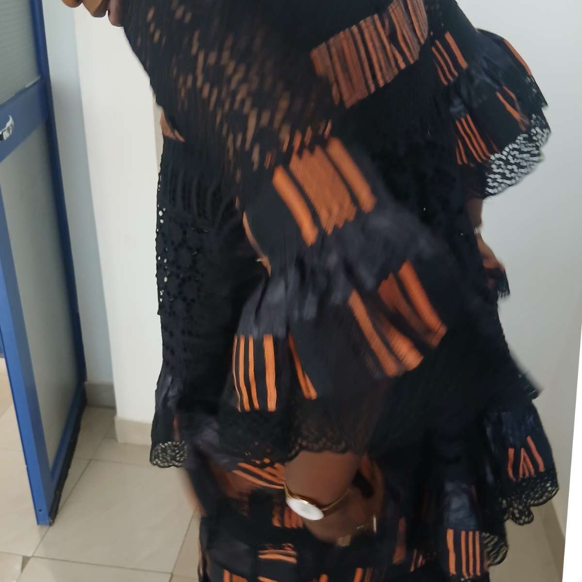 Ensemble femme pagne tissé chic avec marinière, jupe longue et foulard
