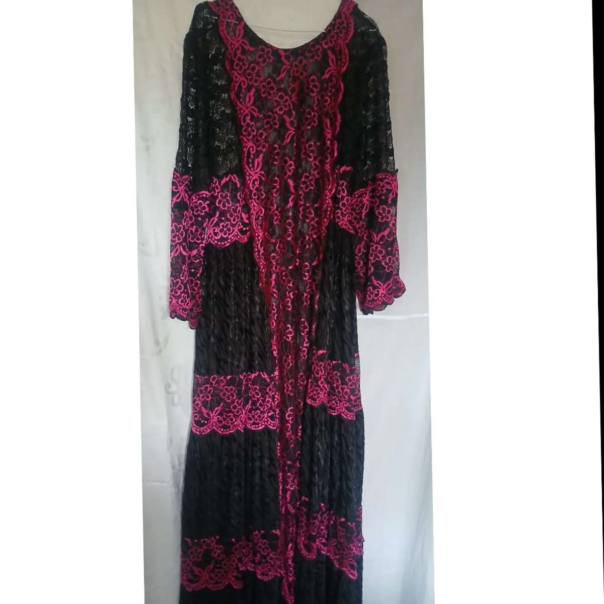 Robe dentelle noire femme longue chic, élégante soirée ou cérémonie