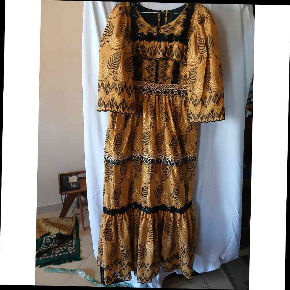 Robe brodée jaune moutarde femme, longue bohème chic, manches bouffantes