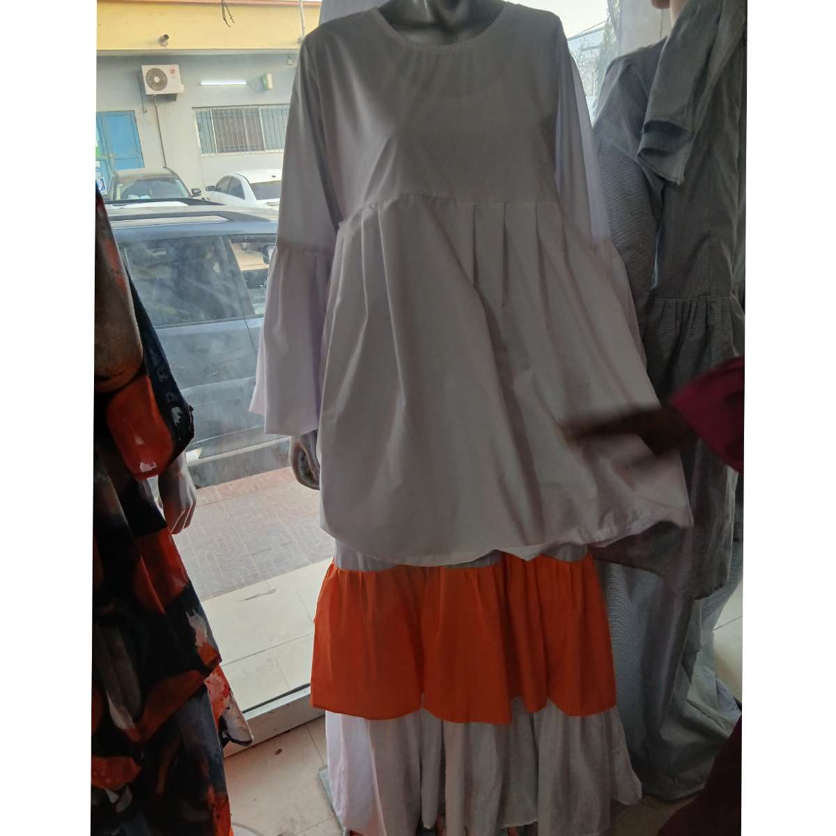 Robe Femme Coton Blanche Orange - Élégance et Confort Fusionnés