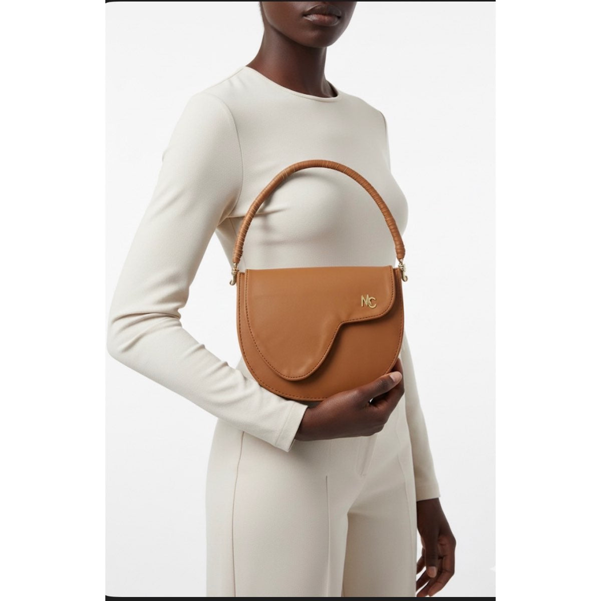 Sac à main cuir camel élégant femme, design contemporain et poignée tressée