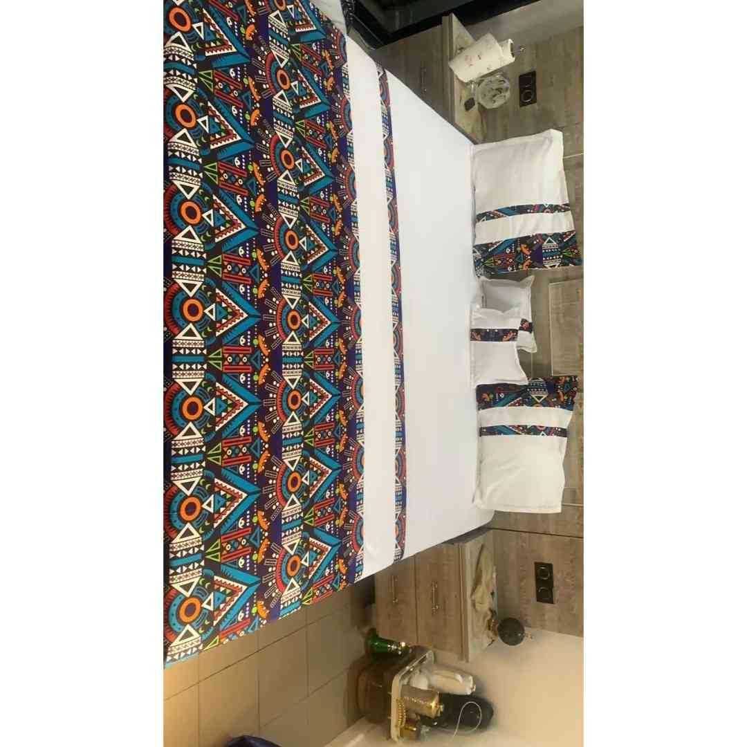 Couverture lit coton blanche, motif géométrique, déco chambre moderne