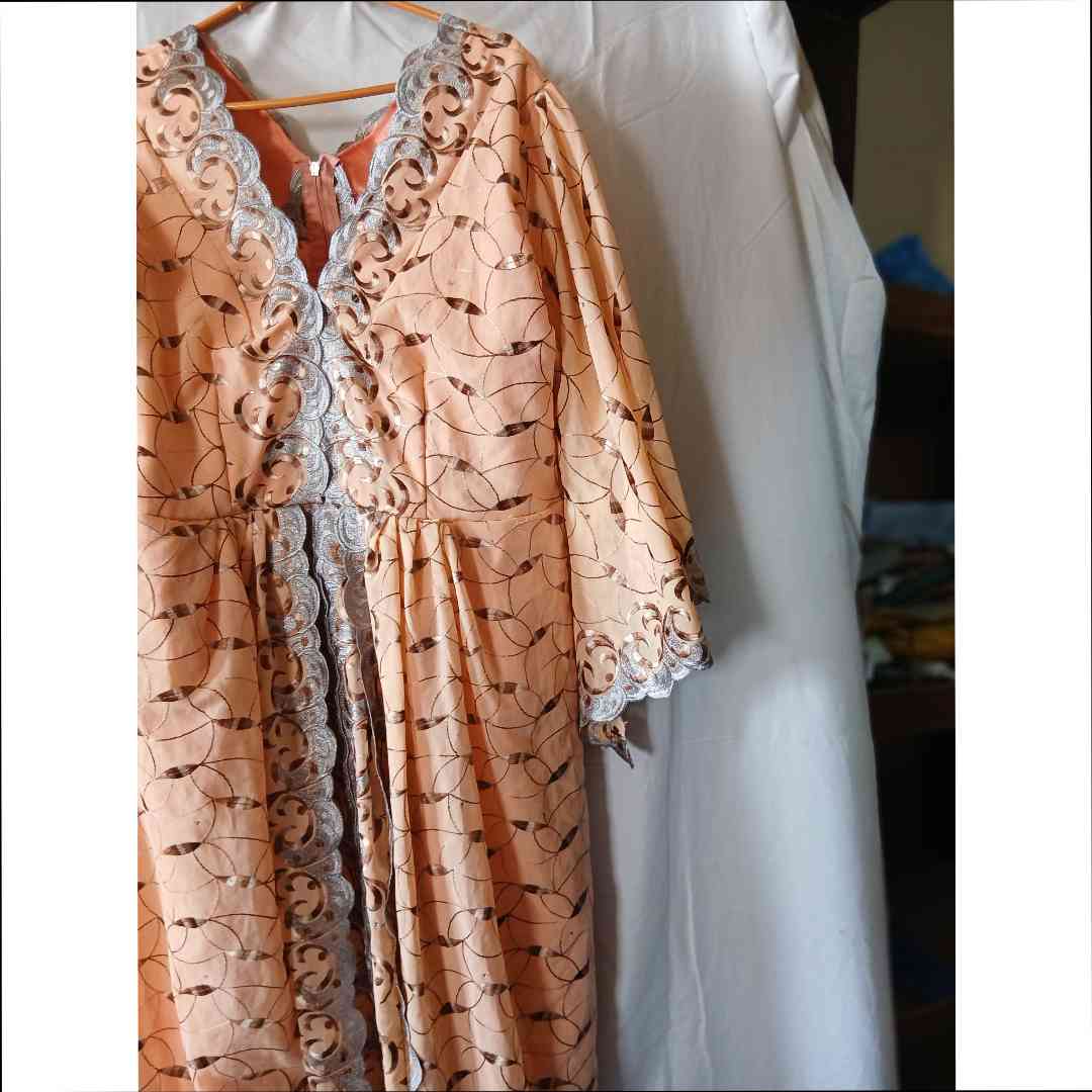 Robe brodée saumon orange femme, longue chic dentelle grise bohème