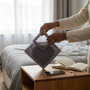 Sac en perles gris carré