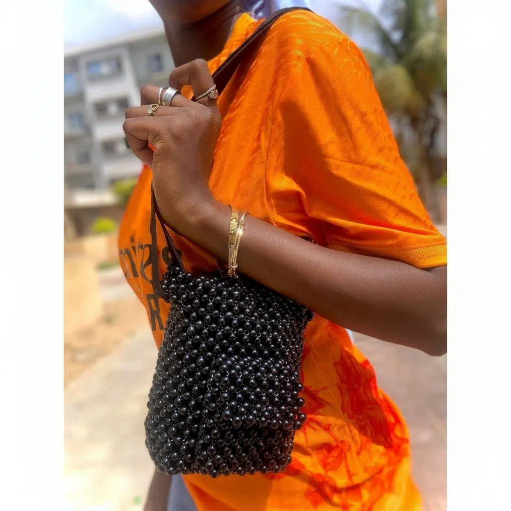 Sac Bandoulière Noir à Perles - Élégance Bohème Artisanale
