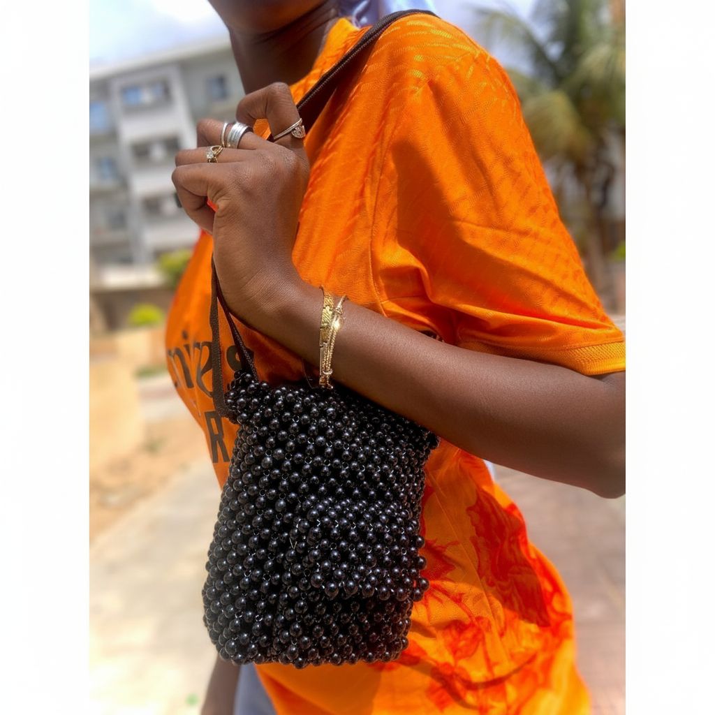 Sac Bandoulière Noir à Perles - Élégance Bohème Artisanale