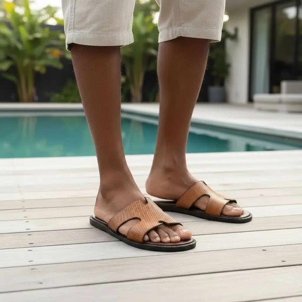 Sandale homme cuir Hermes marron et noir design H, élégante et confortable