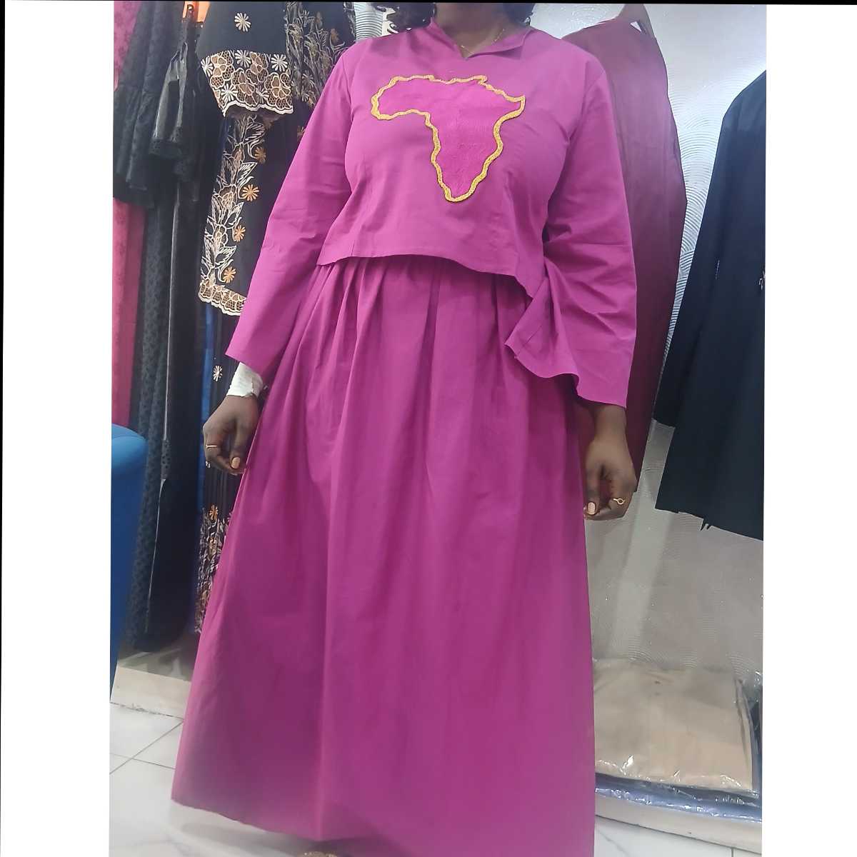 Ensemble jupe et haut rose élégant – tenue africaine moderne femme chic