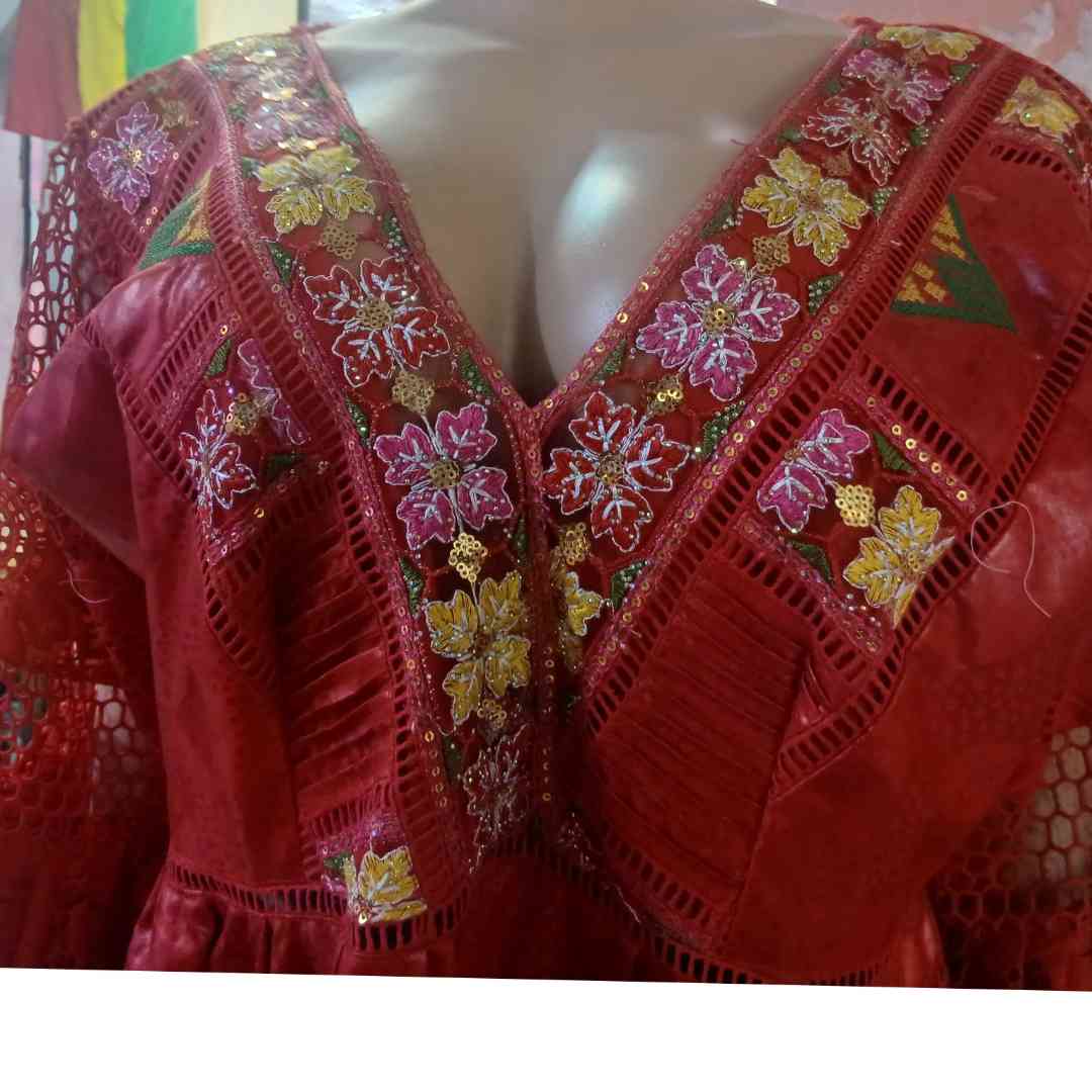 Robe geztner brodée rouge longue élégante, robe africaine femme cérémonie