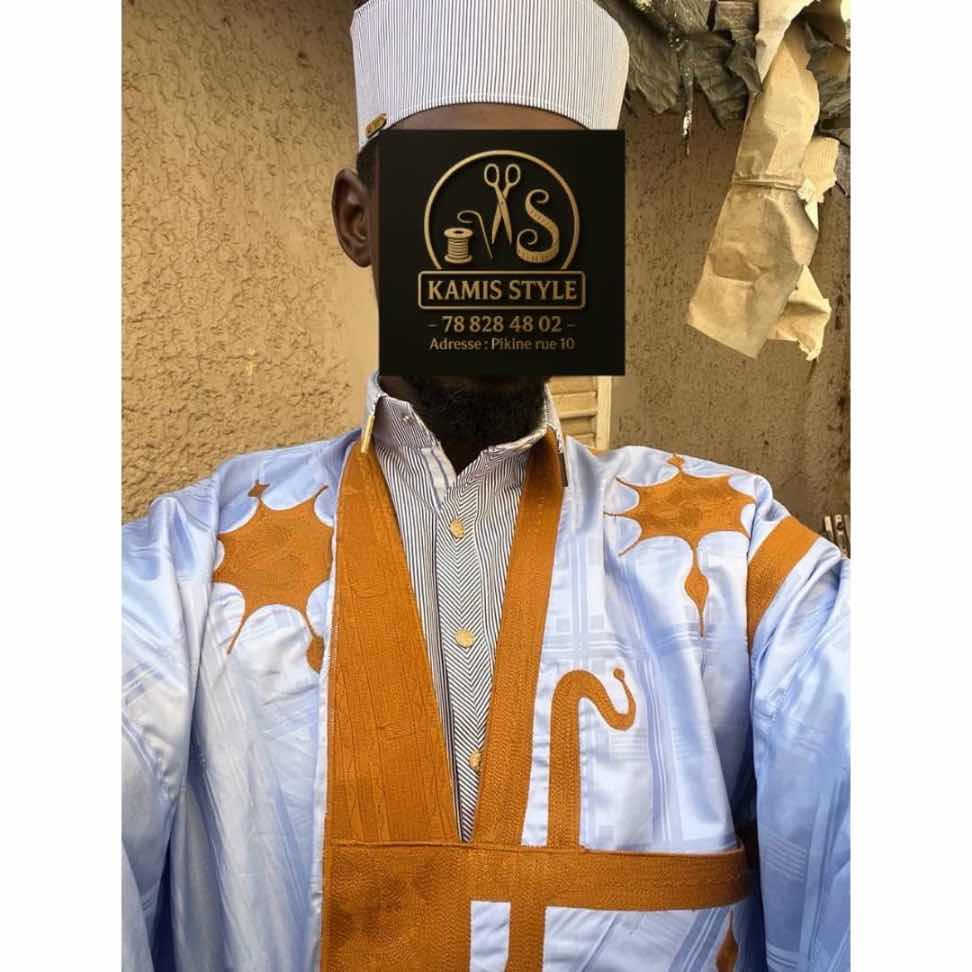 Grand boubou mauritanienne bleu brodé, tenue africaine élégante