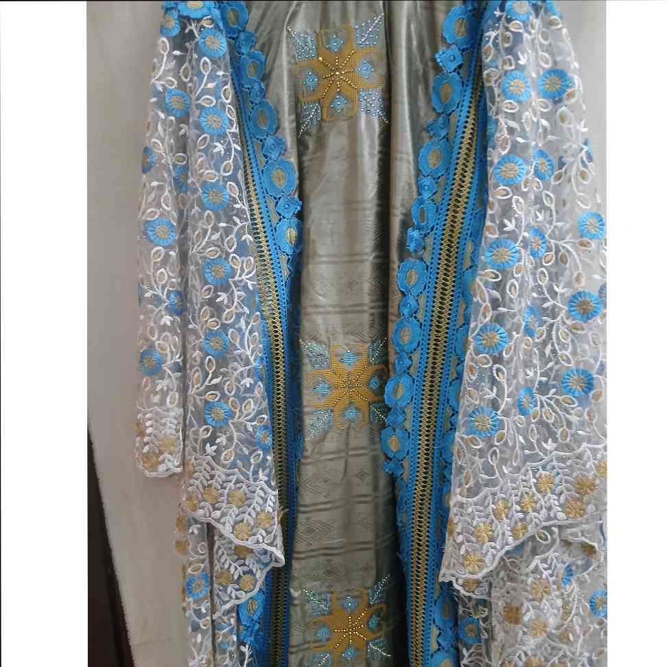 Boubou geztner dentelle bleu, robe africaine élégante femme cérémonie