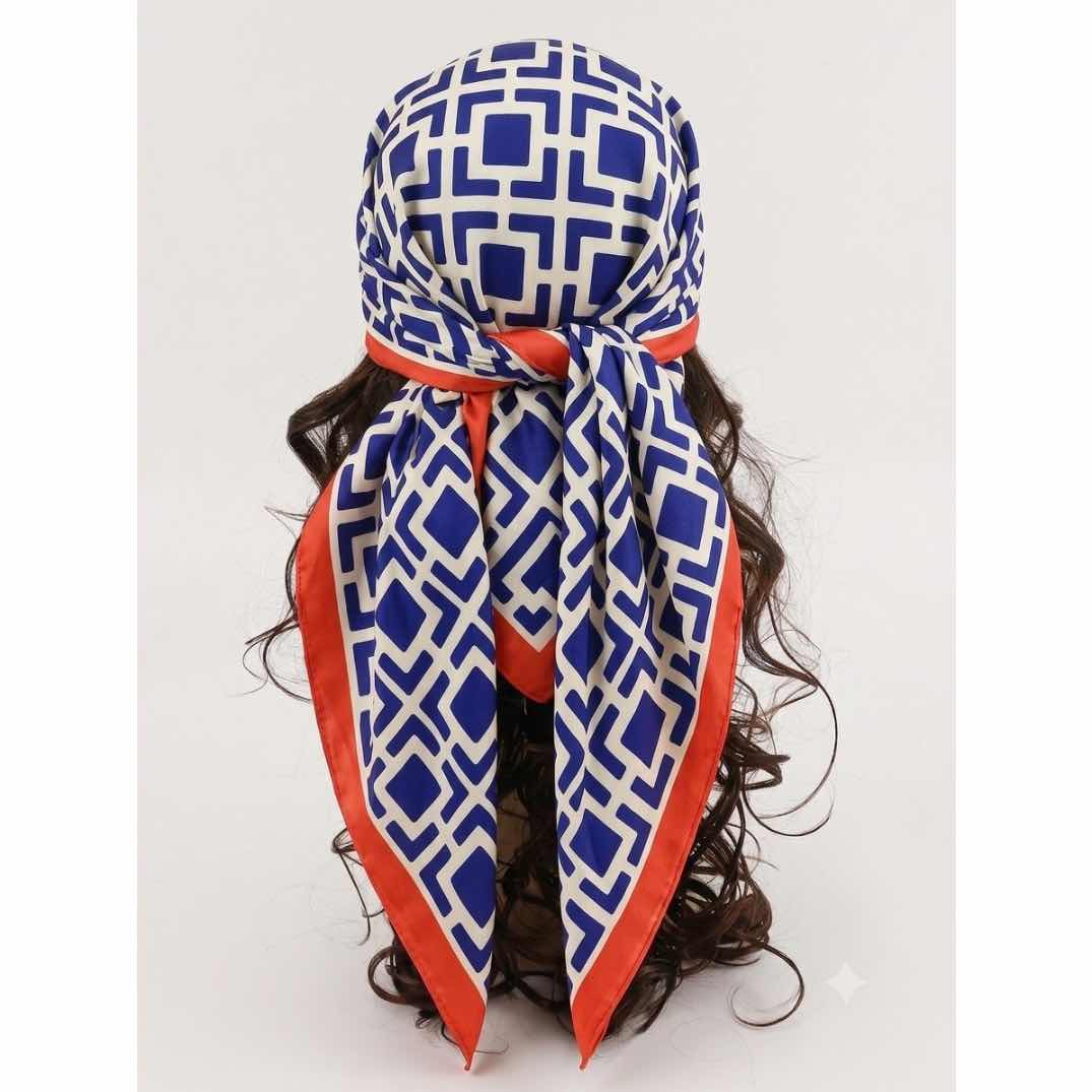 Foulard carré en soie bleu et blanc 70x70 cm élégant bordure orange