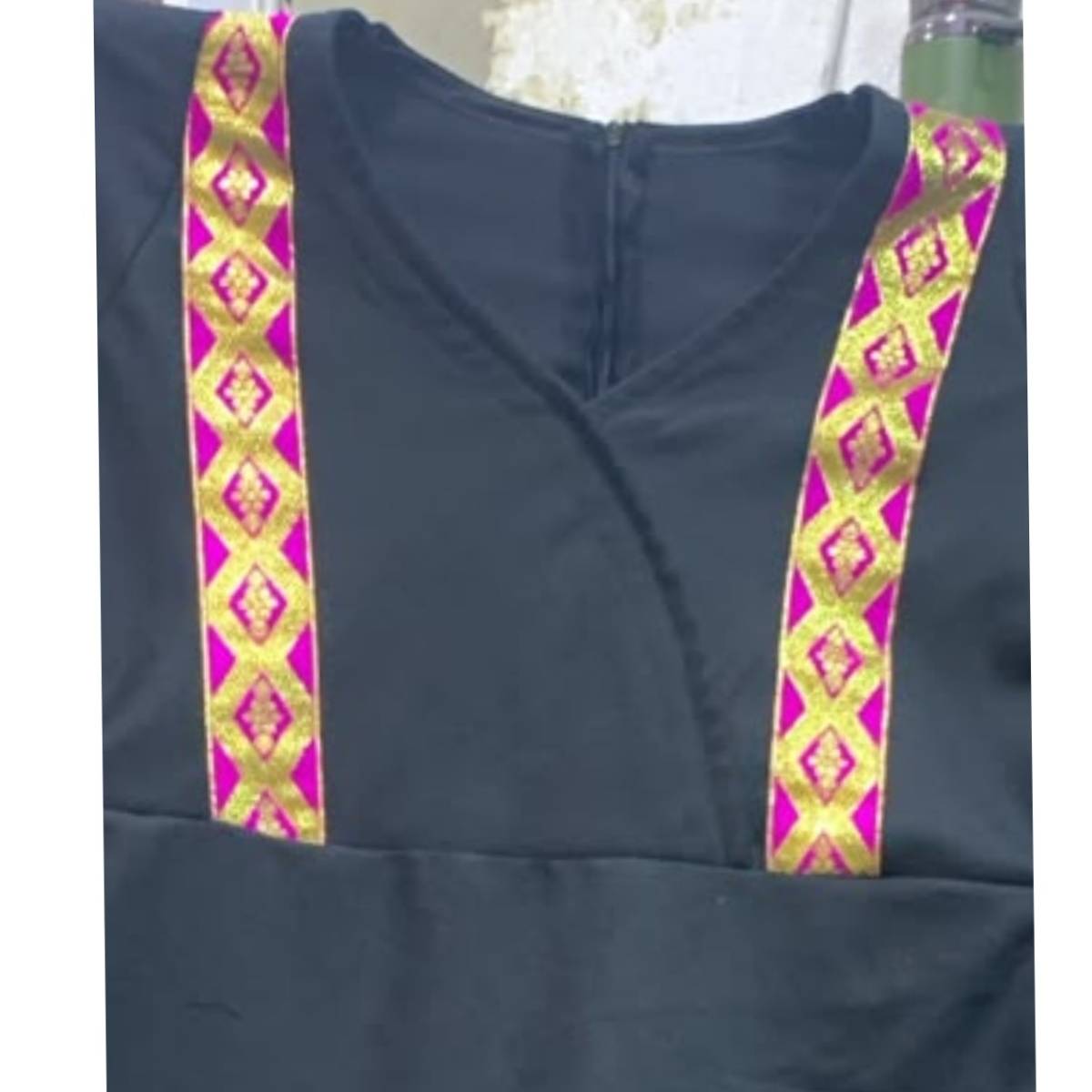 Abaya Élégance - Brocart Lin Coton Noir - Embellissements Traditionnels