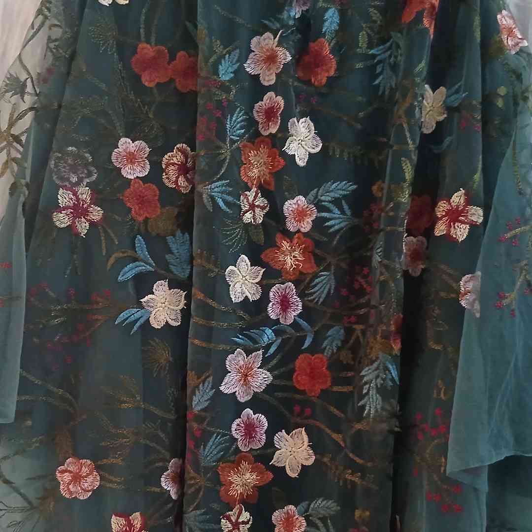Robe en soie femme avec haut dentelle, ensemble chic cérémonie élégante