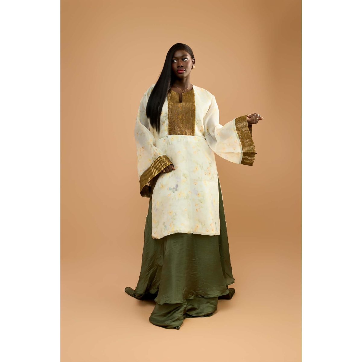 Robe mariage modern jaune poussin et vert olive élégante longue