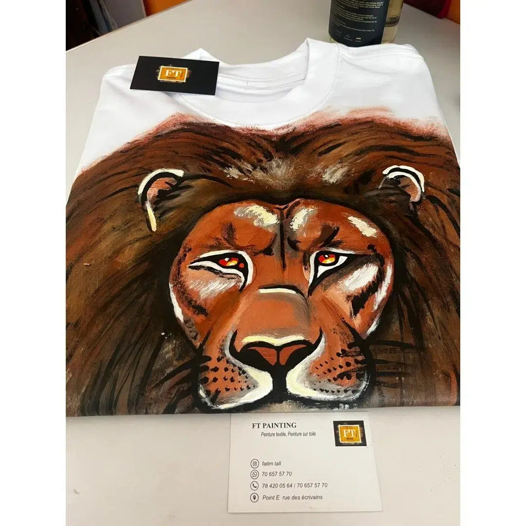 Tshirt lion exclusif fait main pour un style sauvage et unique