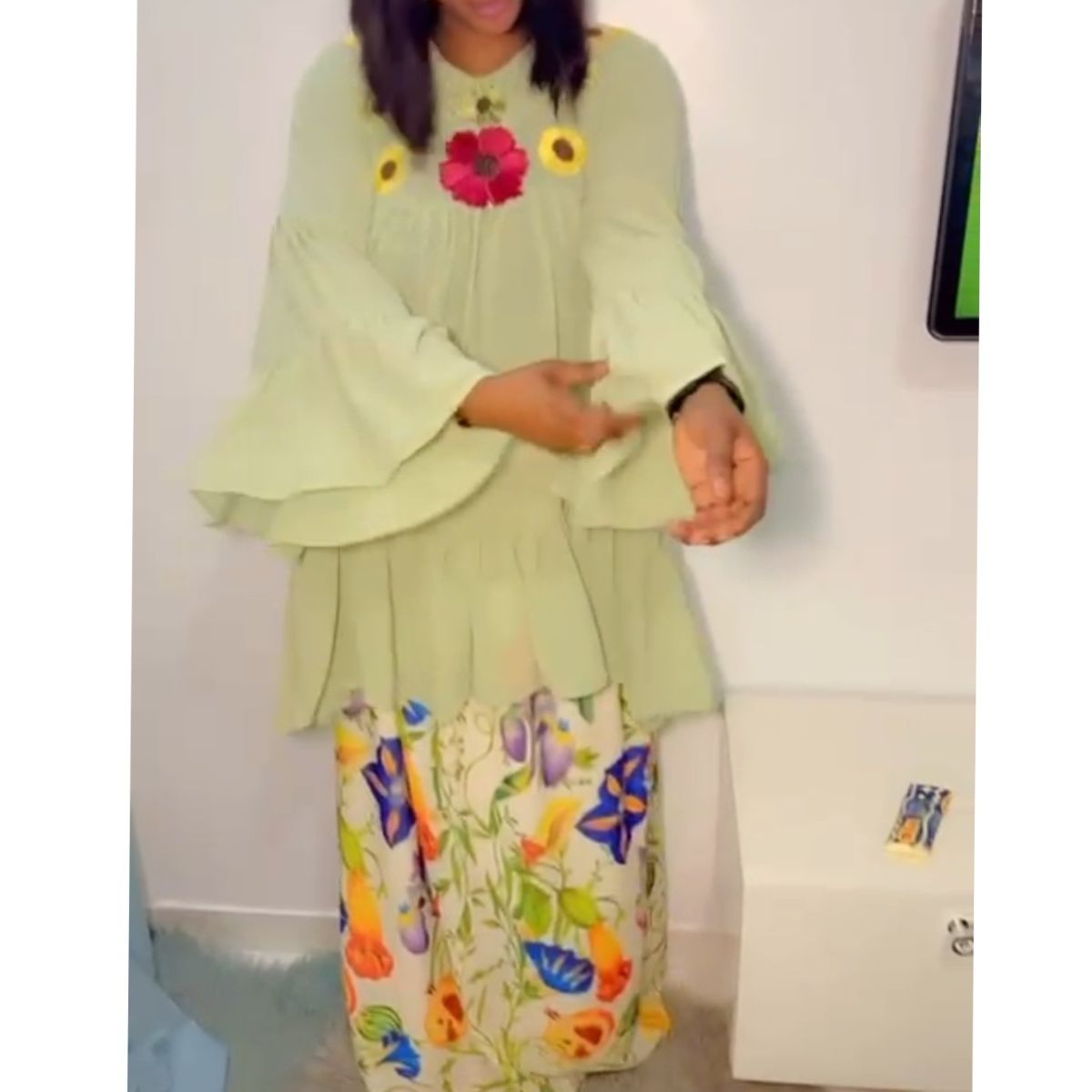 Ensemble femme haut et pagne vert chic et élégant