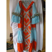 Robe bazin femme orange brodée bleu, élégante cérémonie ou soirée