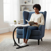 Table d’appoint blanche design, décorative et moderne, motif boutons élégants