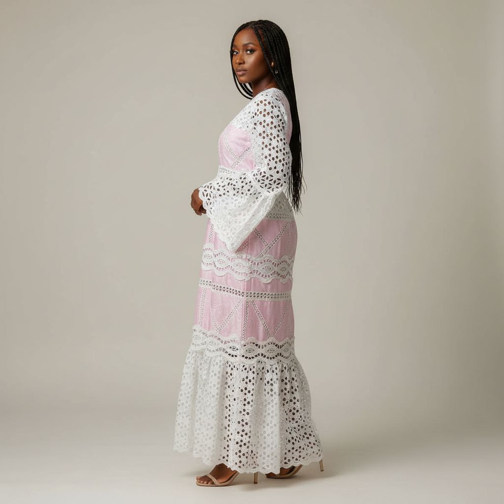 Robe bazin brodée blanche et rose bohème chic