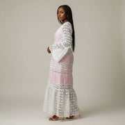 Robe bazin brodée blanche et rose bohème chic