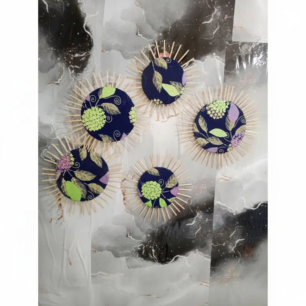 Cercle décoratif mural bohème en bois et tissu – Art mural artisanal unique