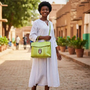 Sac à main cuir femme vert anis fait main, croix Agadez argent, élégant