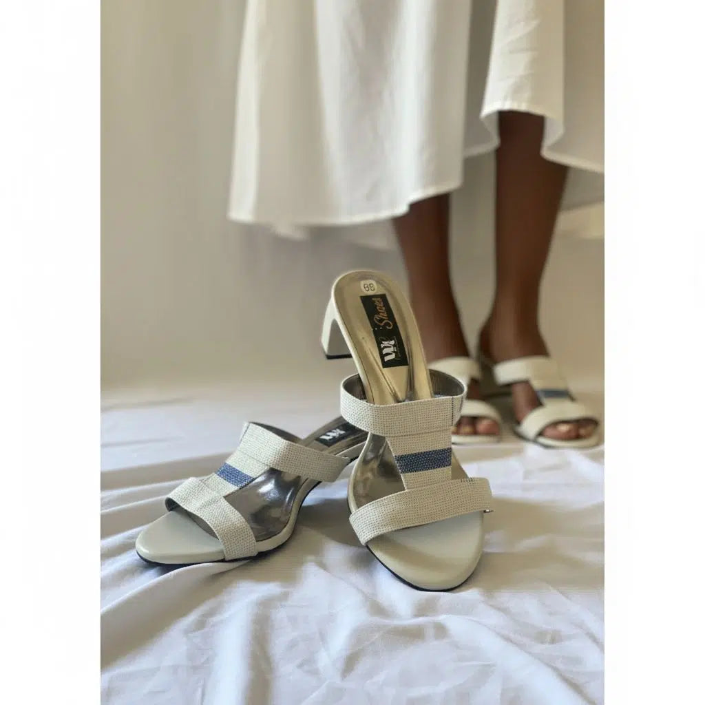 Sandales femme pagne tissé à talons carrés – élégance artisanale et confort